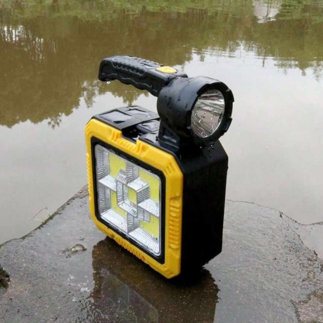 LINTERNA MULTIFUNCIONAL CON PANEL SOLAR